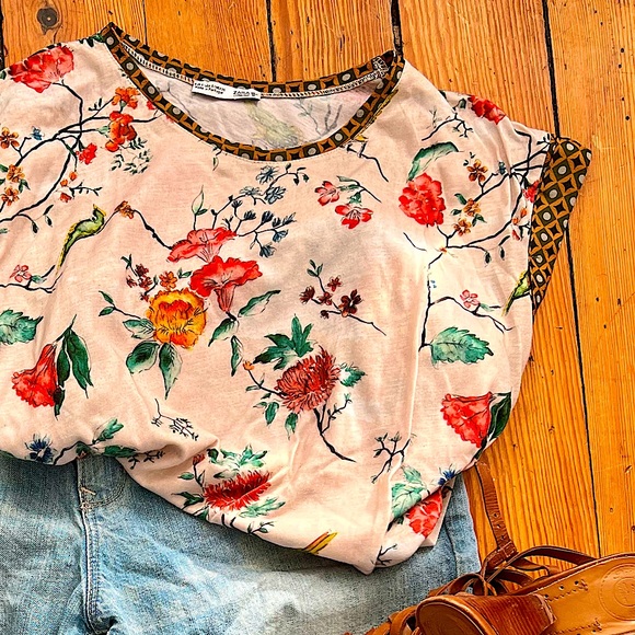 Gorgeous ZARA COLLECTION Top - Size Small - Picture 9 of 11